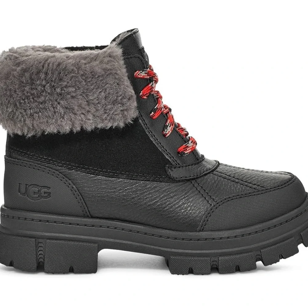 UGG Women's Ashton Addie Snow Boot